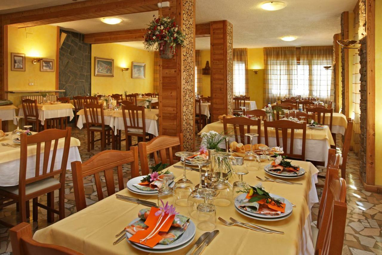 Hotel Holiday Debili Sauze D'Oulx Exterior photo